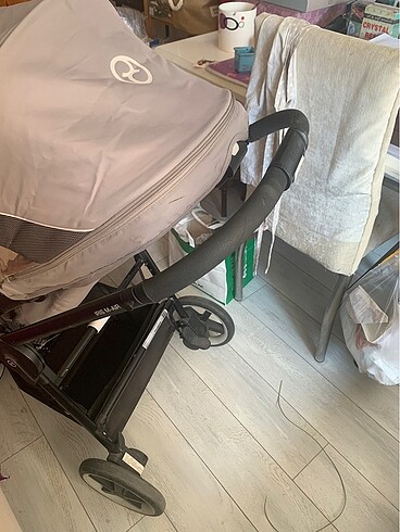 9- 18 kg Beden gri Renk Cybex İris MAİR Bebek arabasi
