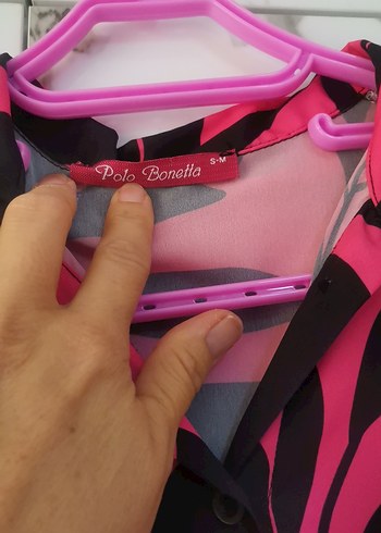 m Beden Düğmeli V Yaka Kısa Kollu Pembe Baskılı Gömlek