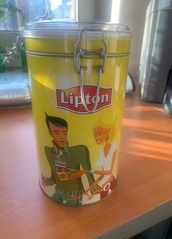 Beden Neşeli Teneke Kutular
