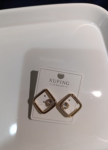 Xuping küpeler
