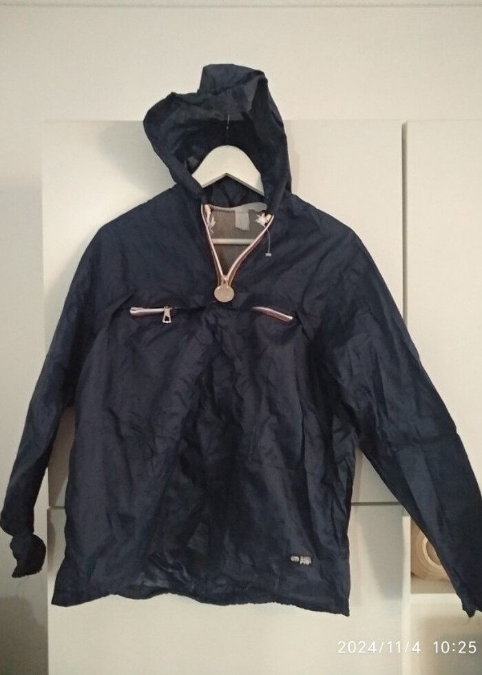 Yağmurluk hiç giyilmedi - Görsel 2