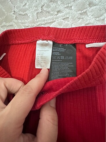 1 Yaş Beden kırmızı Renk H&m alt üst takım