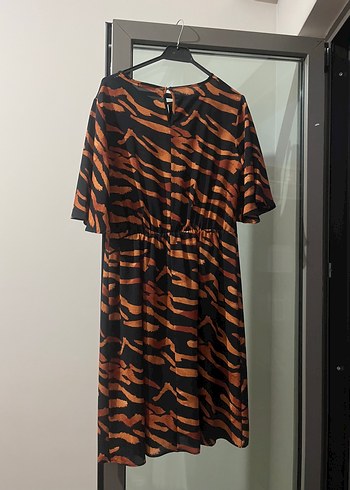 Zebra Desenli Piliseli Midi Elbise