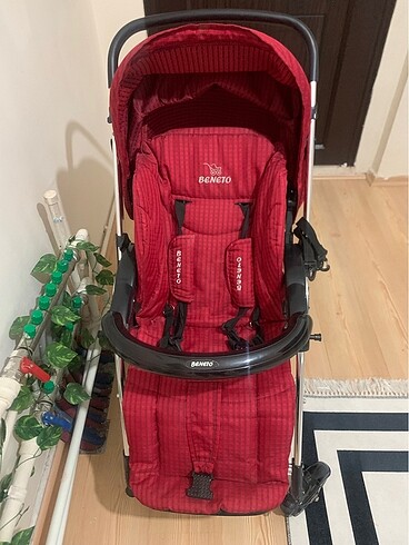 9- 18 kg Beden kırmızı Renk Beneto bebek arabası