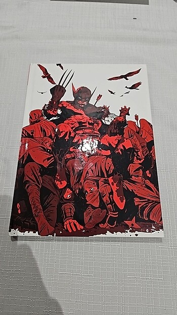Wolverine: Siyah, Beyaz & Kan Hardcover