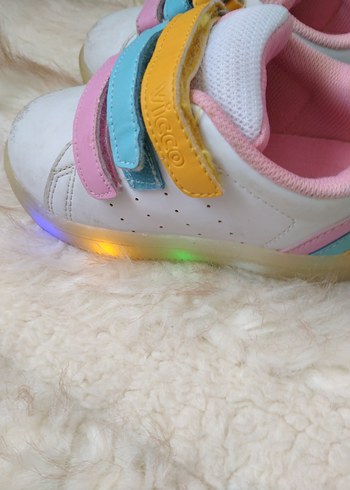 Kız Çocuk Çok Renkli Işıklı Sneaker