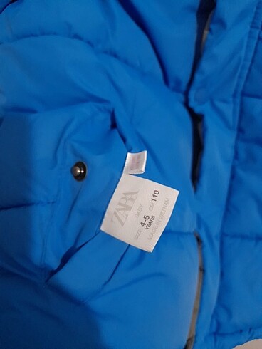 4 Yaş Beden mavi Renk ZARA 4-5 YAŞ ÇİFT TARAFLI MONT