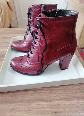 Kaliteli, şık, bordo,deri bot