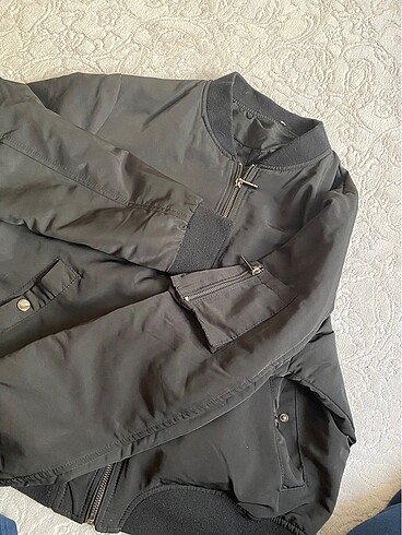 Bershka Bomber mont