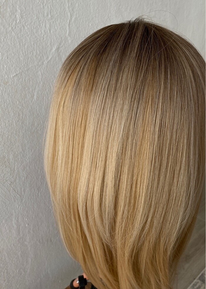 Gerçek saç dokusunda sıfır sarı peruk - Görsel 3