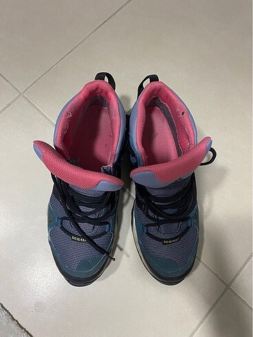 Adidas Goretex bot