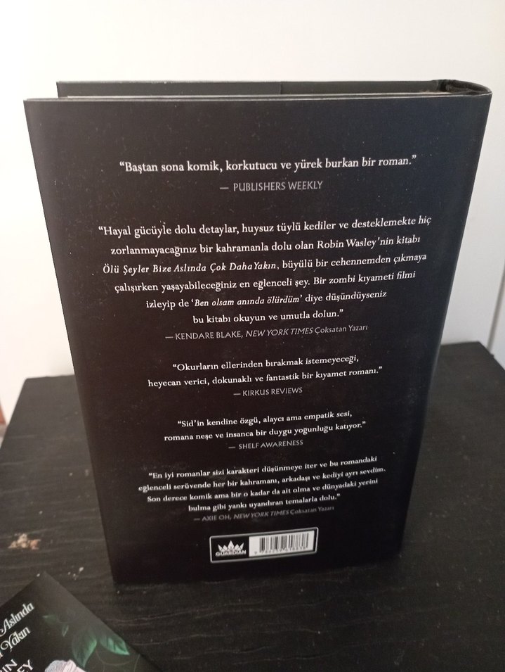 Ölü Şeyler Bize Aslında Çok Daha Yakın - Robin Wasley - Görsel 3