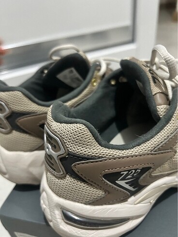 40 Beden kahverengi Renk New balance 725