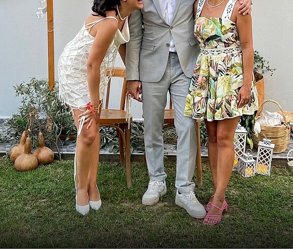 s Beden İnci detaylı saten mini elbise. Nişan nikah after party