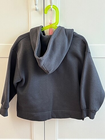 6 Yaş Beden Zara Kids Kapüşonlu Sweatshirt