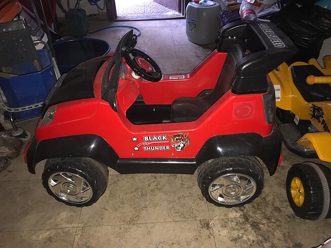 Beden Pilsan Black Thunder 12v Akülü Araba