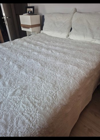 Beyaz Düz Desenli Yatak Örtüsü - Görsel 3