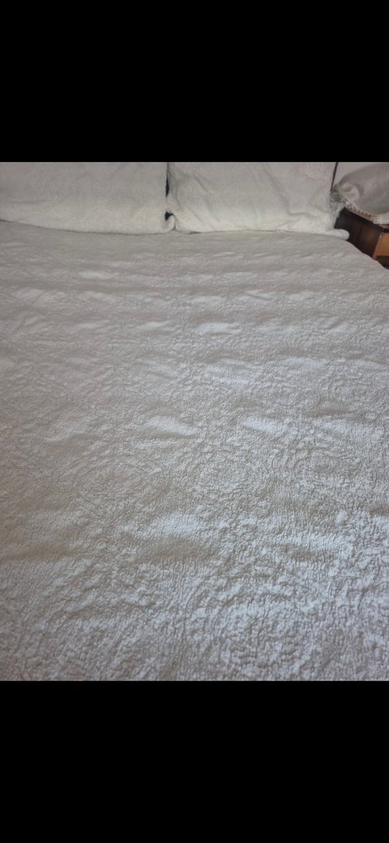 Beyaz Düz Desenli Yatak Örtüsü - Görsel 5