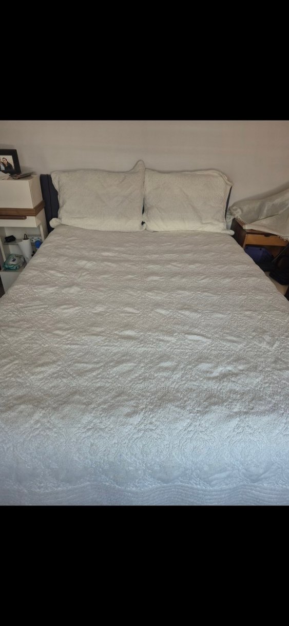 Beyaz Düz Desenli Yatak Örtüsü - Görsel 4