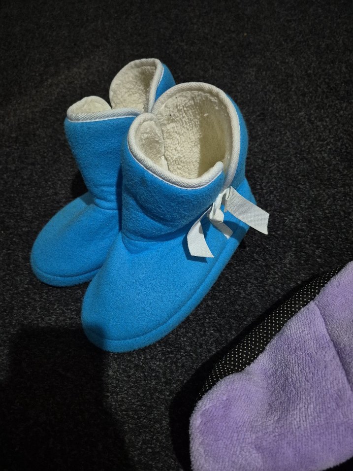 Renkli Sıcak Ev Terlikleri - Görsel 3