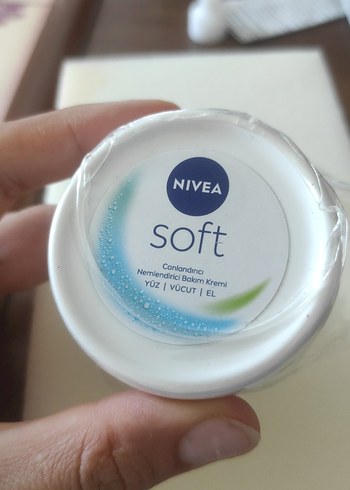 Nivea Soft Nemlendirici Bakım Kremi