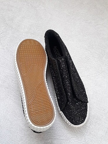 39 Beden siyah Renk Converse ayakkabı, simli converse