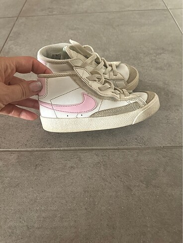 Nike Sorunsuz temiz Nıke blazer spor ayakkabı.