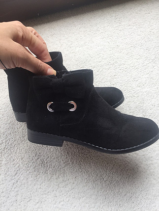 Zara 28 numara kız çocuk süet bot
