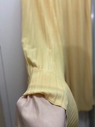 48 Beden sarı Renk Piliseli bol paça pantolon
