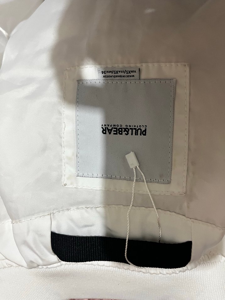 Pull and Bear etiketli Beyaz Fermuarlı ceket Unisex - Görsel 3