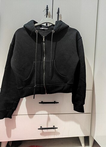 Zara KAPŞONLU CROP HIRKAAAAA