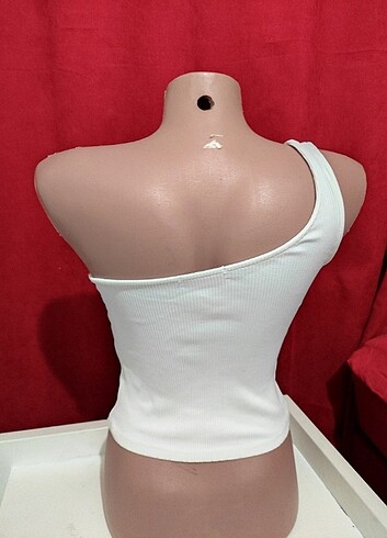 Stradivarius TEK OMUZ CROP