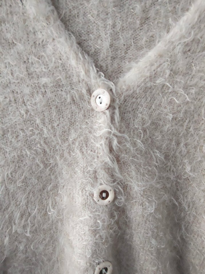 Bej V Yaka Örgü Hırka - Görsel 5