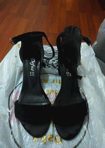 Siyah Dantelli Stiletto Topuklu Kadın Ayakkabı