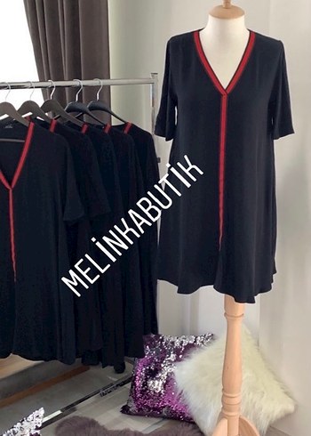 V Yaka Siyah Midi Rahat Elbise - Görsel 2