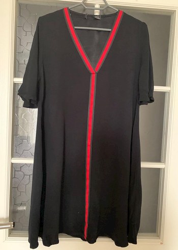 V Yaka Siyah Midi Rahat Elbise - Görsel 6