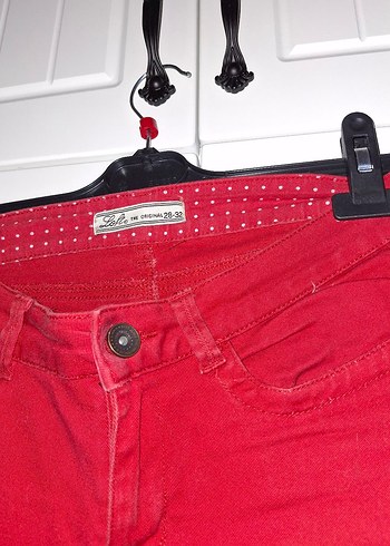 28 Beden kırmızı Renk Kemerli Kırmızi Denim Kadın Pantolon