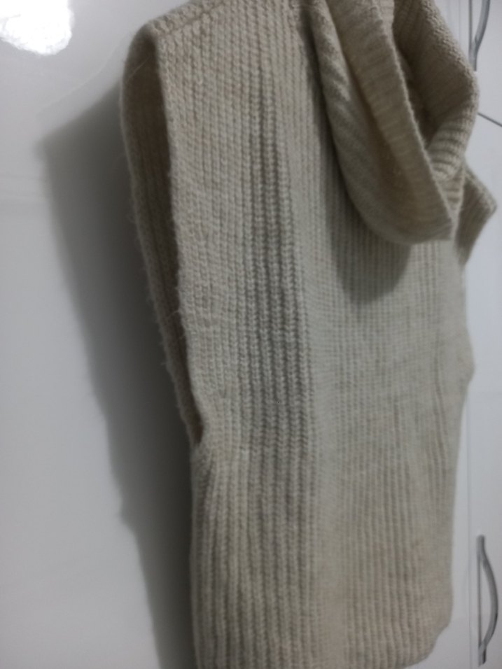 Bej Boğazlı Kolsuz Örgü Kadın suveter s beden - Görsel 3