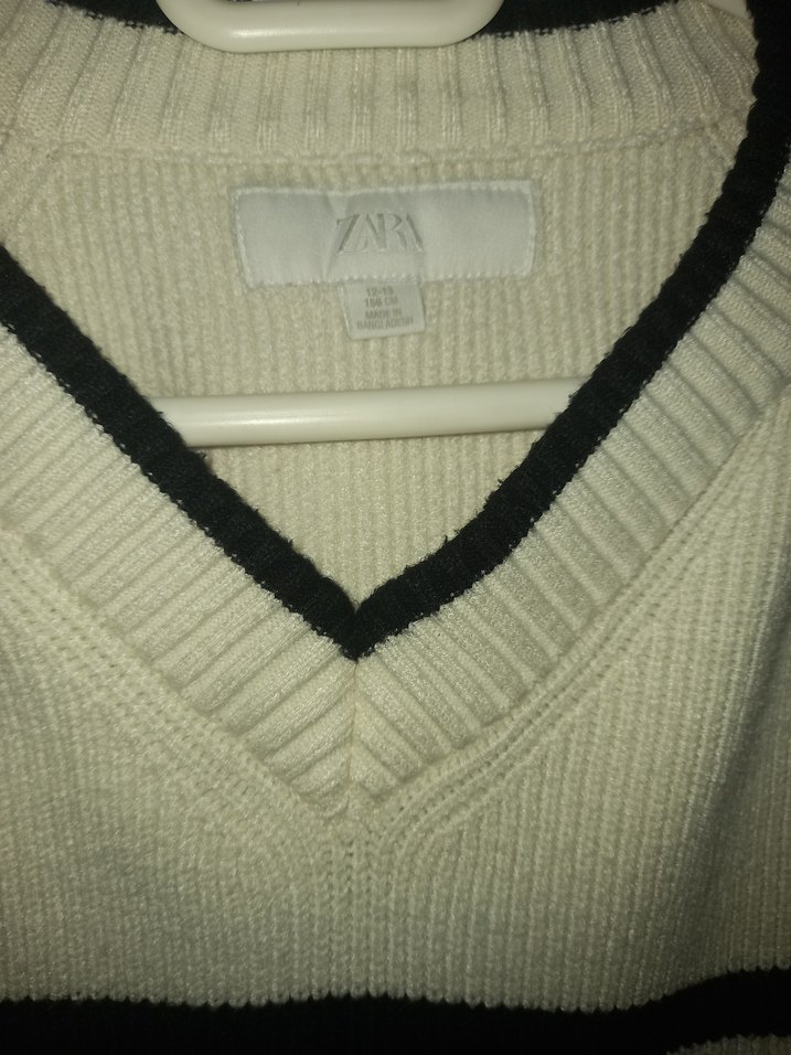 V Yaka Çizgili Örgü Kazak 12 13 yas zara marka - Görsel 2