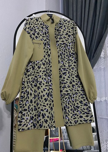 l Beden Leopar Desenli Kemerli Kadın Takım