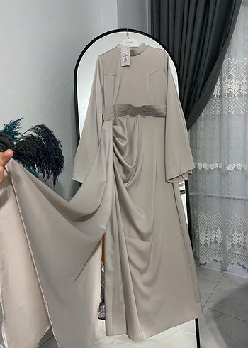 l Beden Bej Uzun Kollu Yüksek Yakalı Abiye Elbise