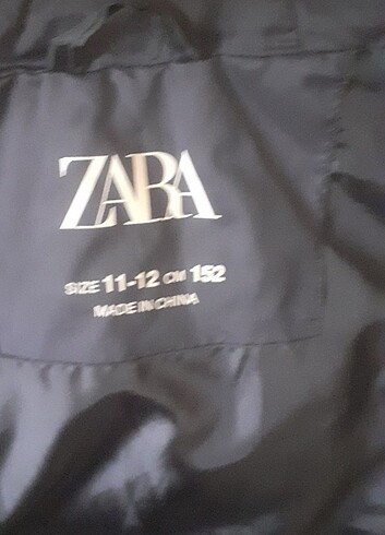 xs Beden siyah Renk Şişme yelek #zara marka temiz.. ( Paris Zara dan alındı)