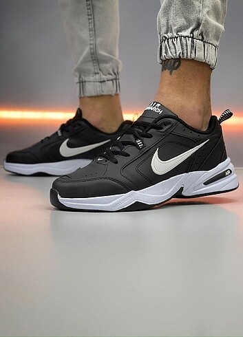 40 Beden kırmızı Renk Nike 