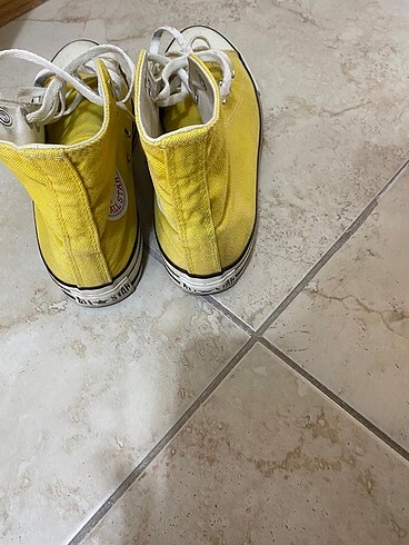 Converse 36-37 num sarı converse