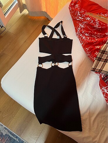 bershka pencere detay mini elbise