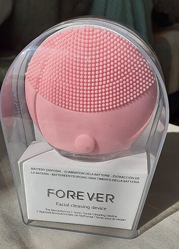 Forever Facial Cleasing Device