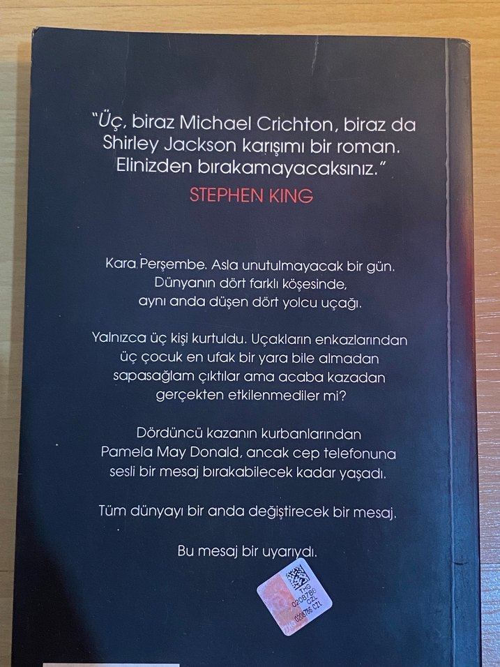 Sarah Lotz - Üç Romanı - Görsel 2