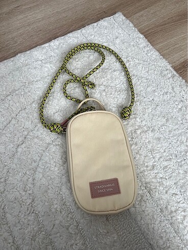 Stradivarius telefon çantası
