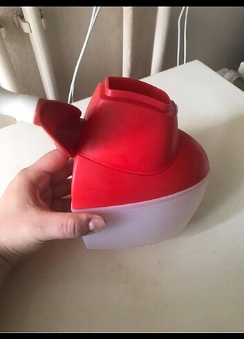  Beden kırmızı Renk Tupperware peynir rendesi 