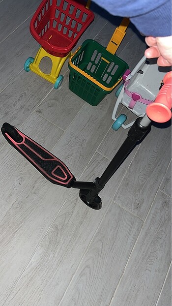 pembe scooter